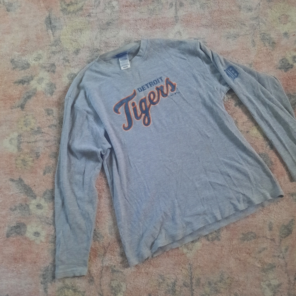 Vintage Rebok Detroit Tigers Henley shirt